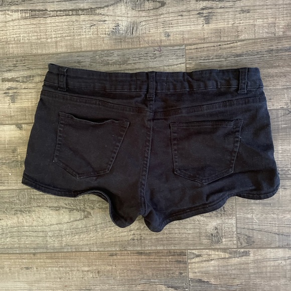 Forever 21 Black Denim Shorts - Picture 2 of 4